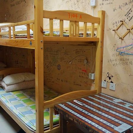 Dengba Hostel Chengdu Branch Екстер'єр фото