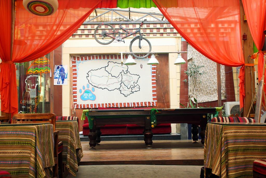 Dengba Hostel Chengdu Branch Екстер'єр фото