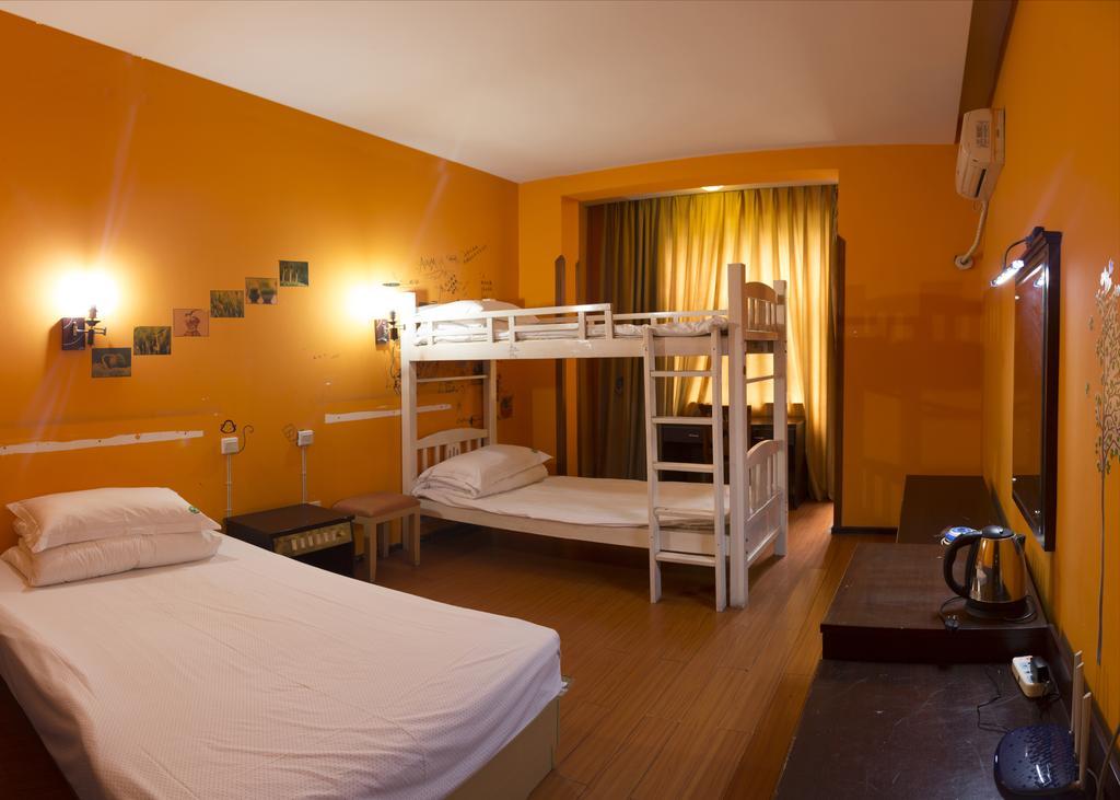 Dengba Hostel Chengdu Branch Екстер'єр фото