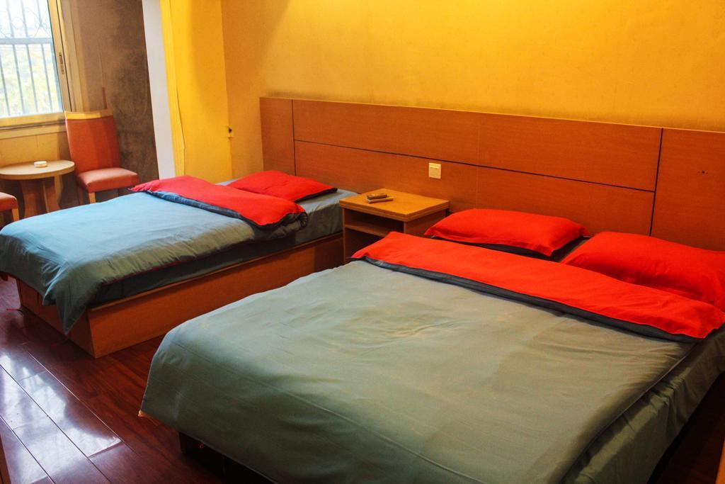 Dengba Hostel Chengdu Branch Екстер'єр фото