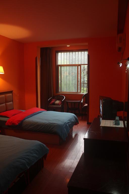 Dengba Hostel Chengdu Branch Екстер'єр фото